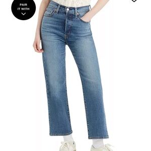 Levi's Women's Straight-Leg Jeans in Medium Blue Wash